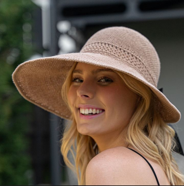 Visor Foldable & Black Ribbon in Golden Straw