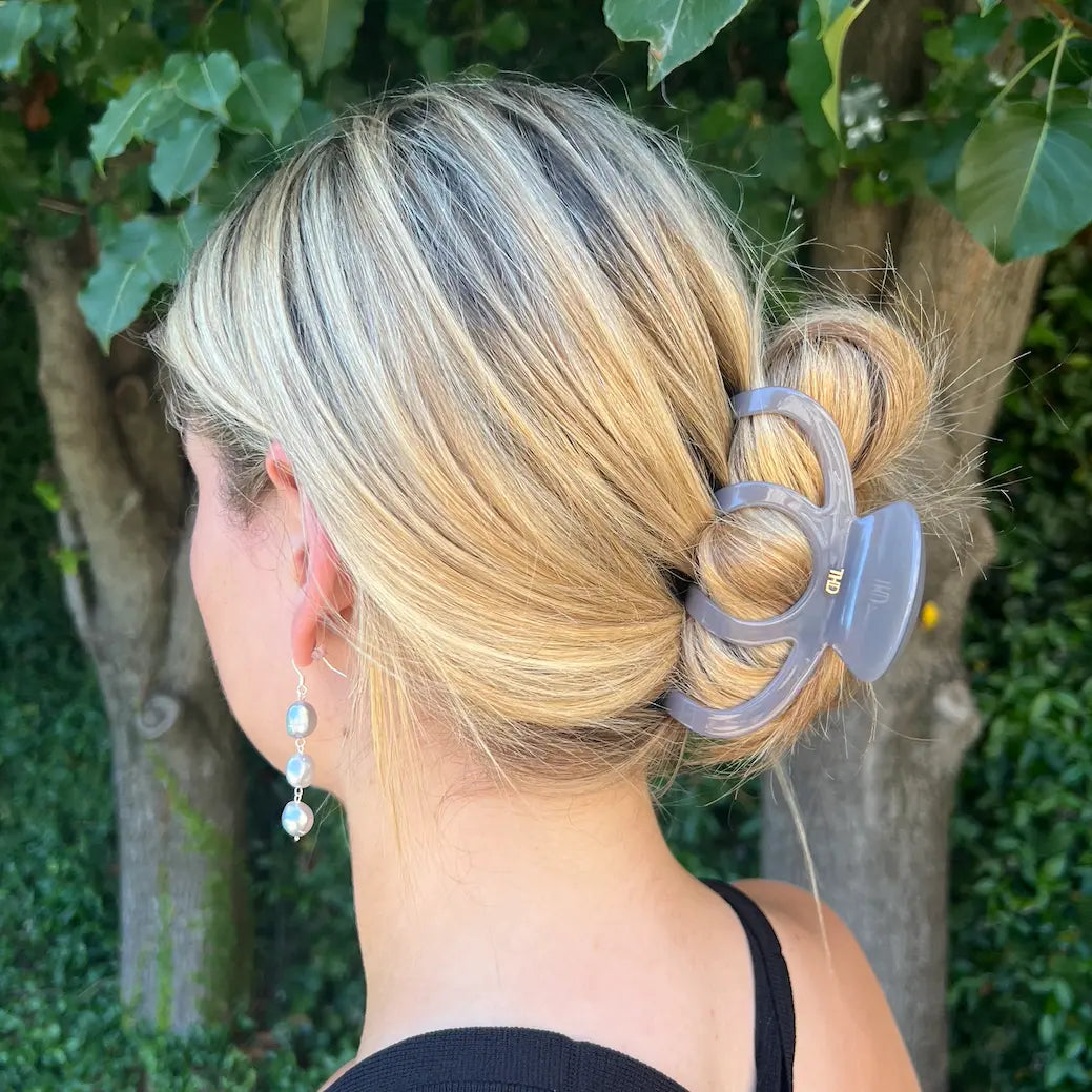Octopus Acetate Hair Claw in Grey Lilac