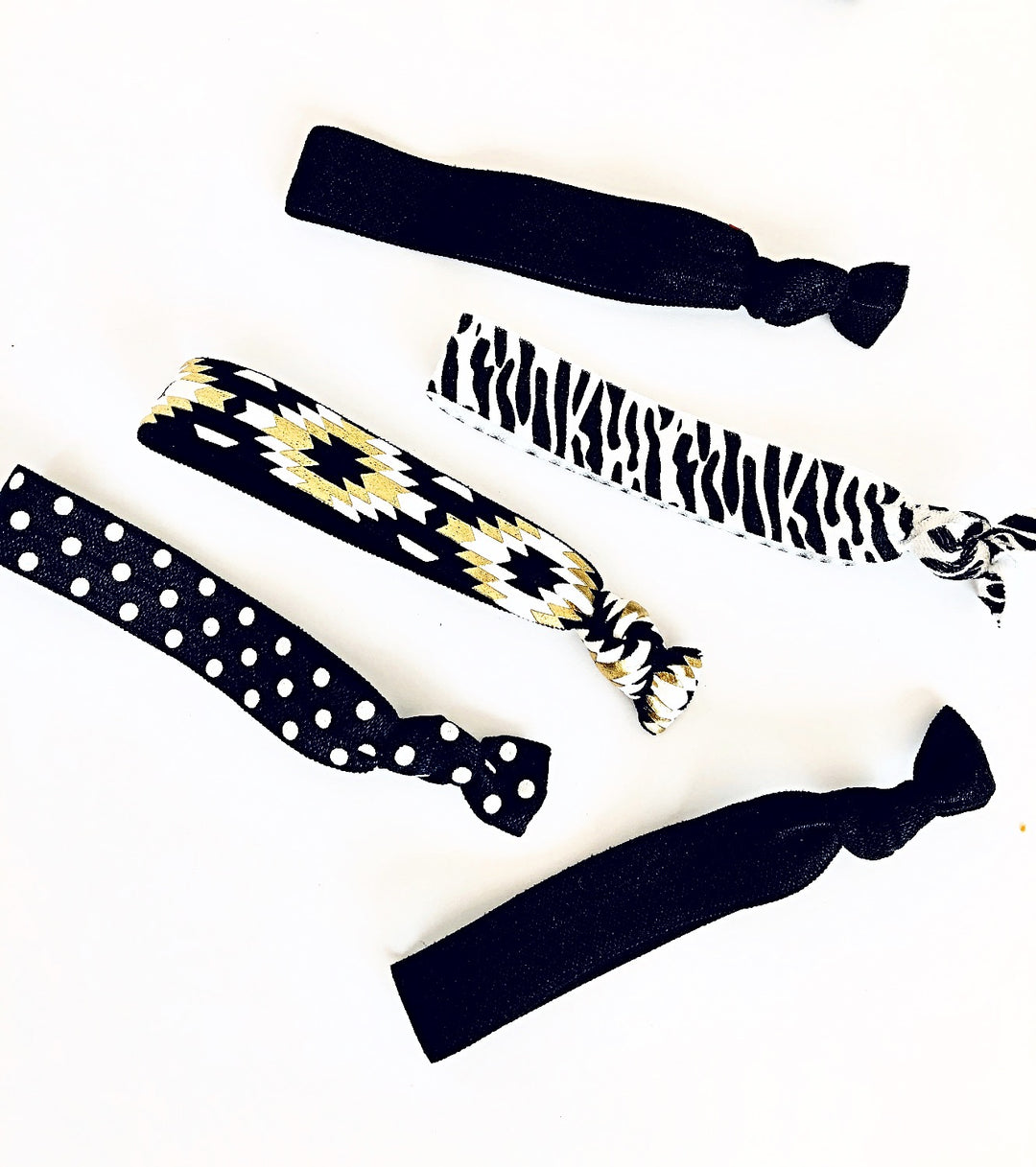 Glaming it up in Black, White & Gold