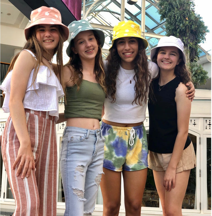 Bucket Hat - reversible in Green daisy/Green