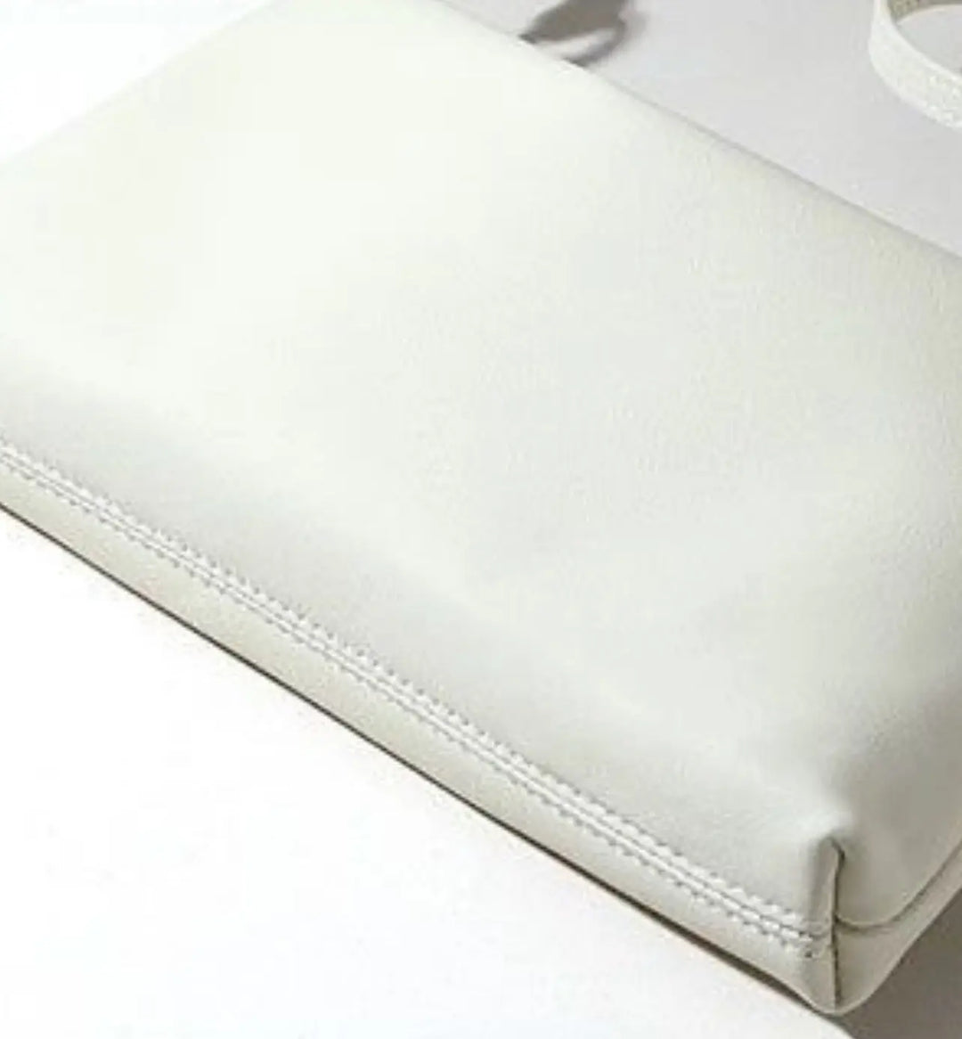 Parisienne cowhide shoulder bag in White