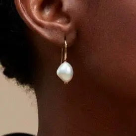 Haukea Baroque pearl earrings in 18 K gold plated sterling silver