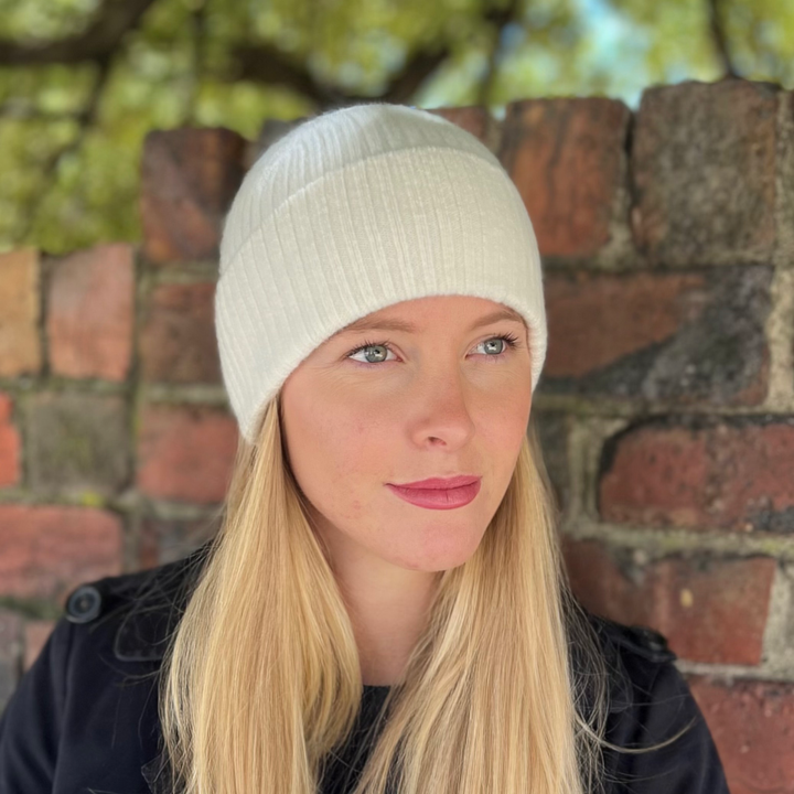 WS Skullie Beanie Unisex St Anton - White - Image 1