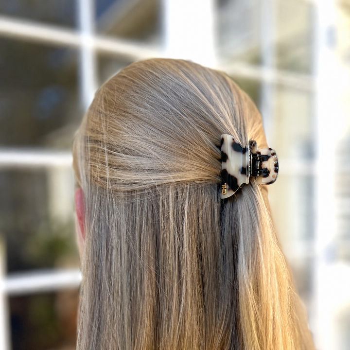 WS Acetate Hair Claw Small with Crystals Tortoise - Light Tortoise - Image 2