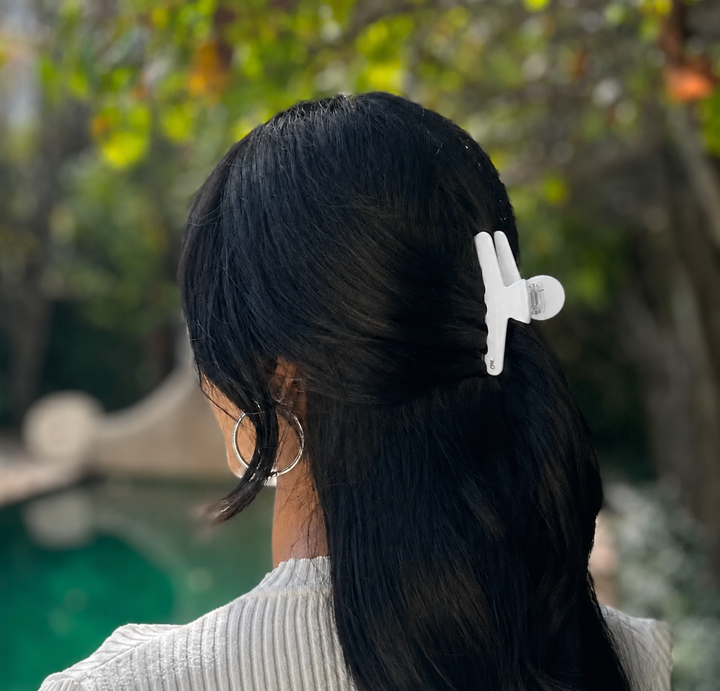 WS Cellulose Acetate Line Hairclaw 9cm Gelato - White - Image 1