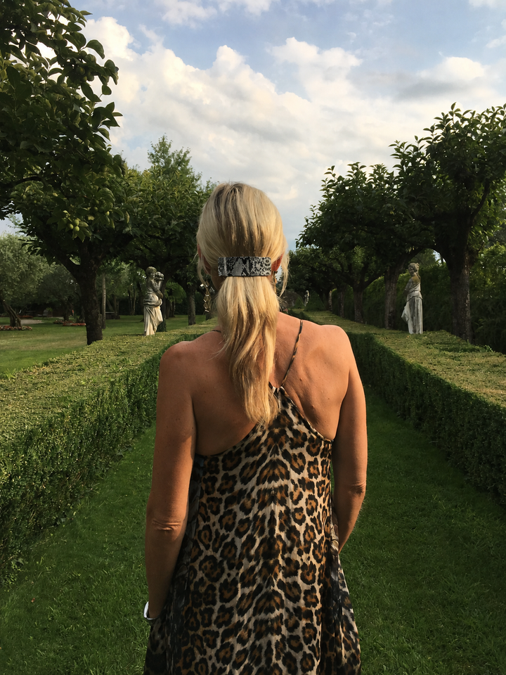 WS Oversized Aceate Barette Snake - Snake Grey - Image 1